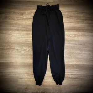Lululemon size 2 casual pants